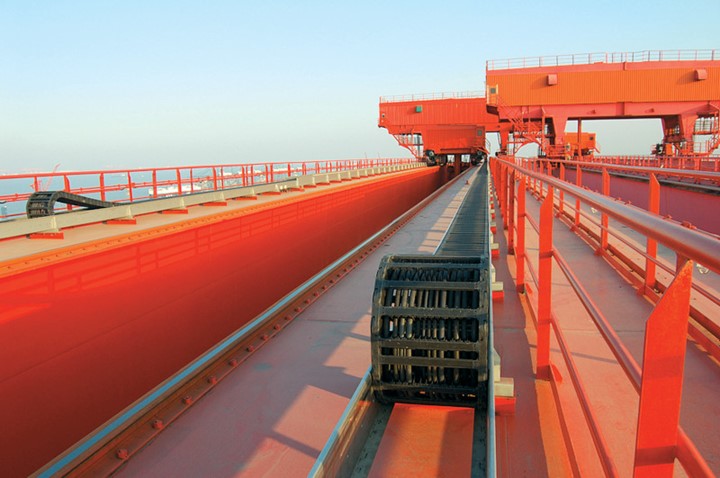 guide troughs on port cranes