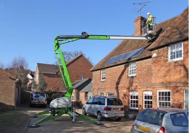 Niftylift, a trailer-mounted boom lift with igus cable carriers inside it