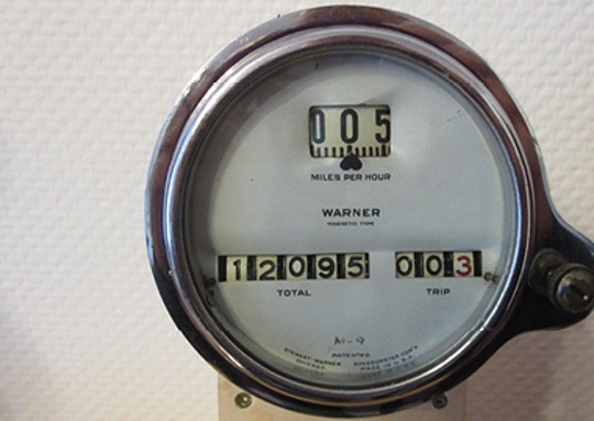 Functional speedometer after installation of the 3D-printed plastic worm made of the wear-resistant printing material iglide i6