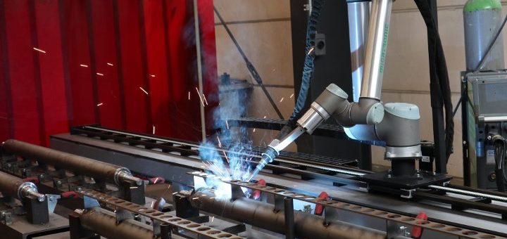 welding robot at RHEWUM